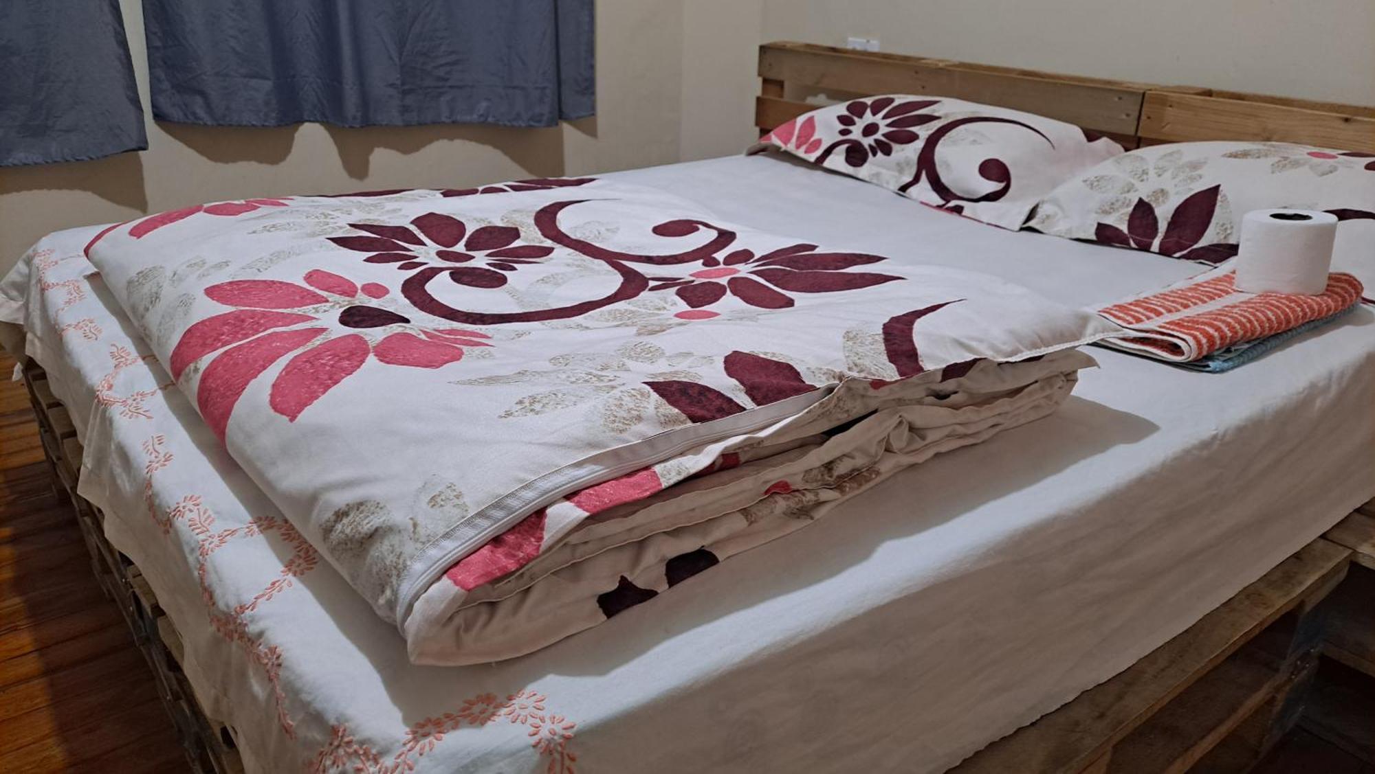 Albergue Camry Backpackers佳美背包客旅馆 Куенка Екстериор снимка
